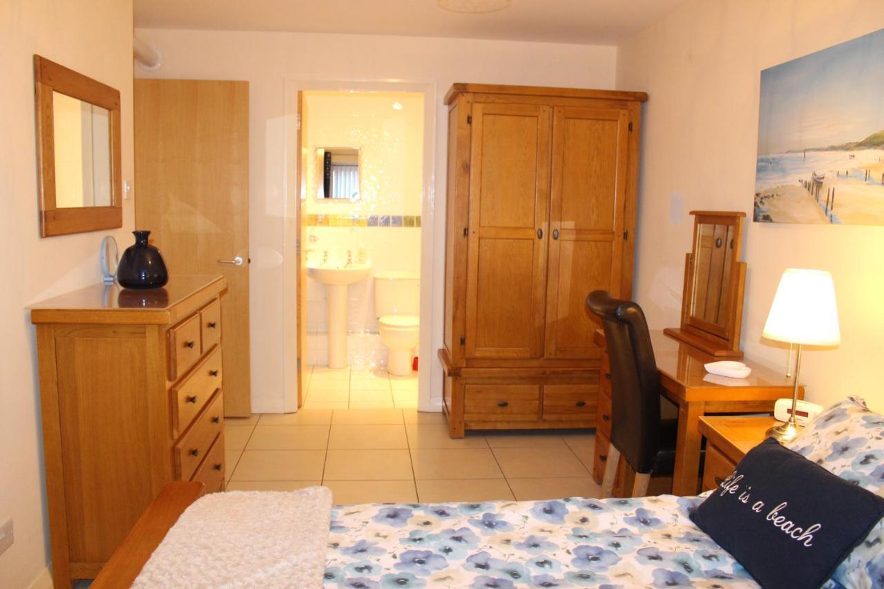 B2 Waterfoot Apartment